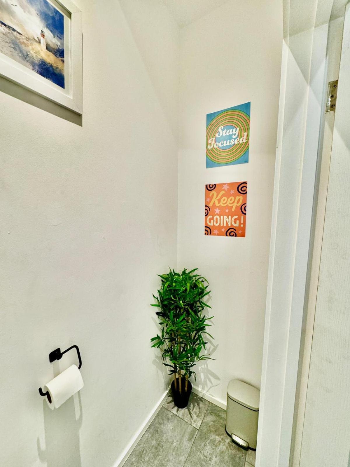 Three Bedroom House By Peacegrove Homes Short Lets & Serviced Accommodation Brighton With Free Wifi & Pet Friendly Buitenkant foto