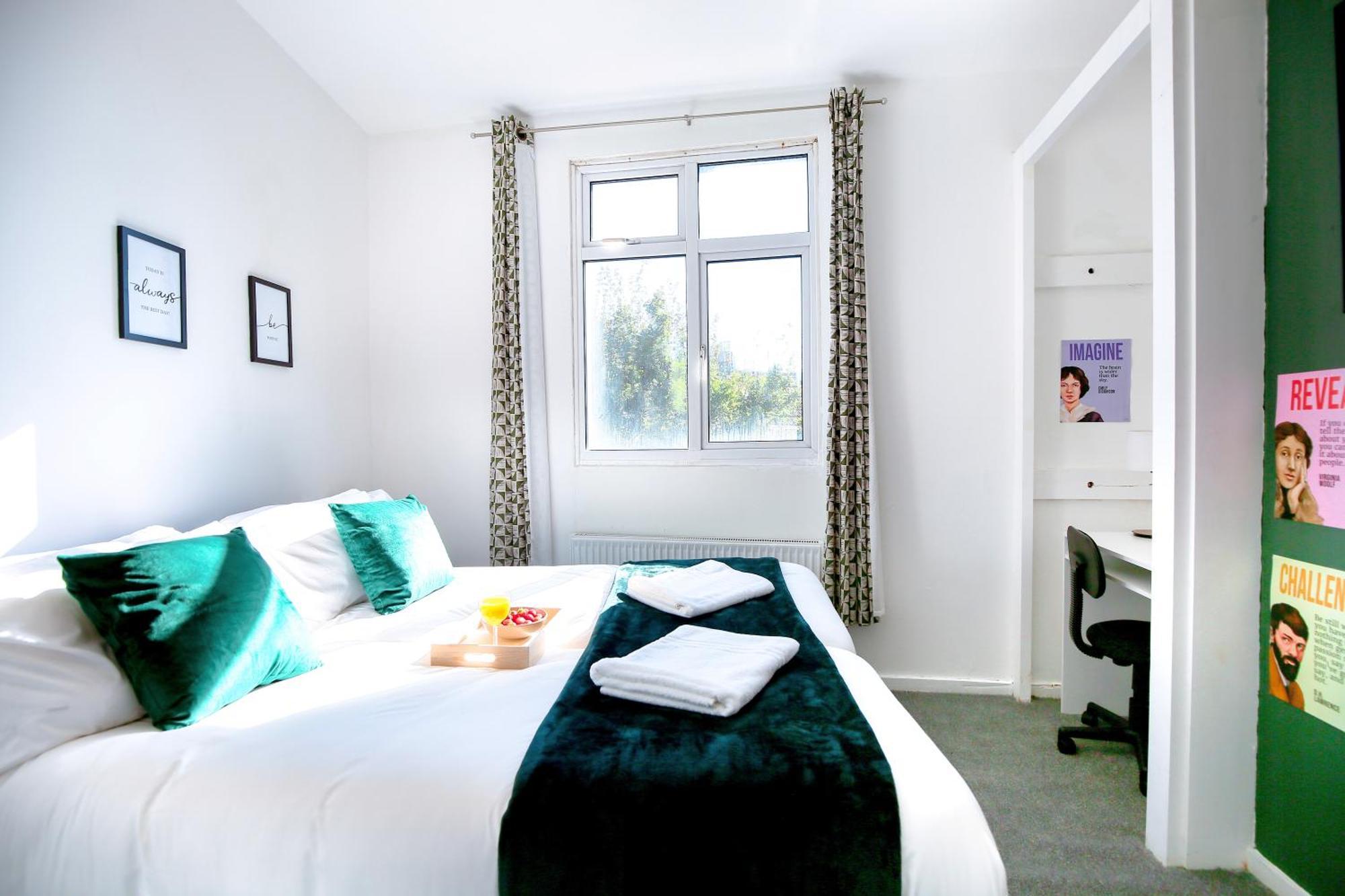 Three Bedroom House By Peacegrove Homes Short Lets & Serviced Accommodation Brighton With Free Wifi & Pet Friendly Buitenkant foto
